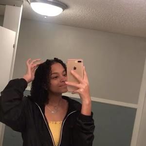 Meet your Posher, Maria beatriz